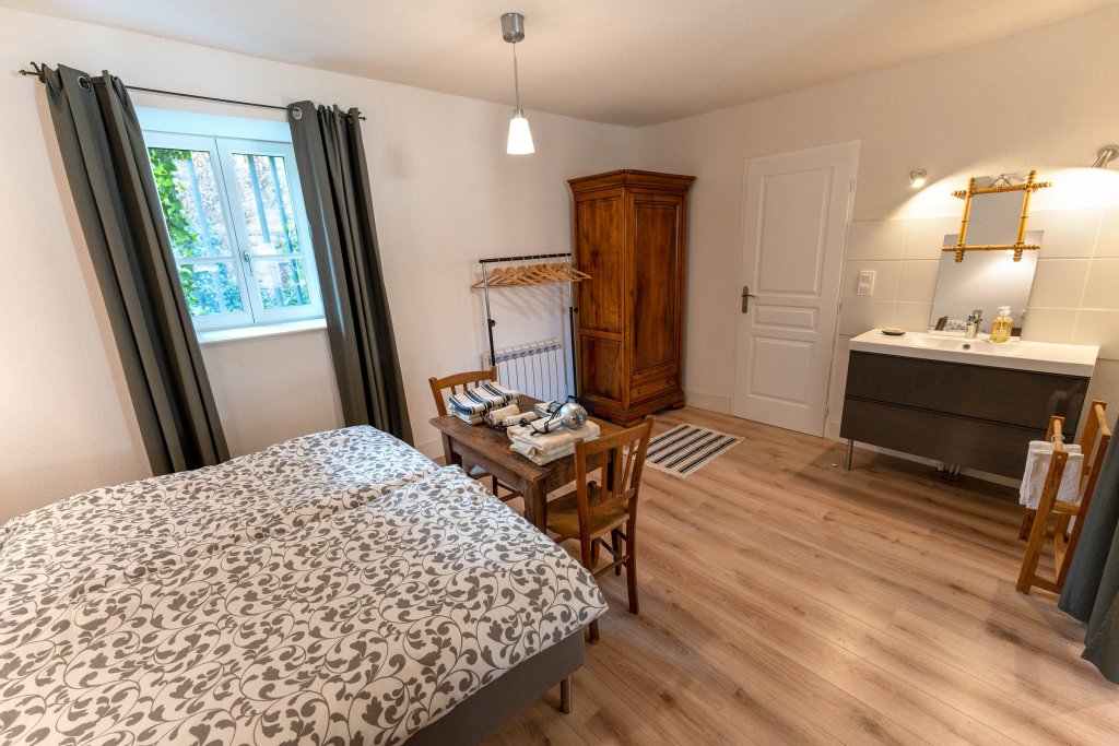 Location gîte Jura - Petit Gîte cuisine équipée Bed &amp; Wine Mauffans hébergement vacances