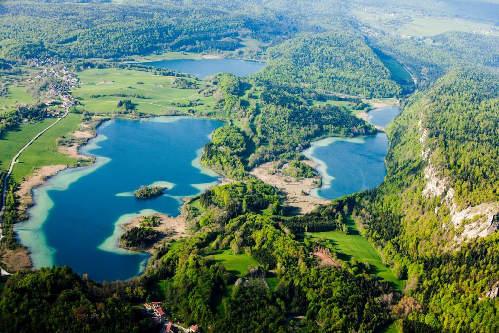 Région des Lacs Jura - Les 4 Lacs, hébergement vacances Mauffans à proximité sites naturels